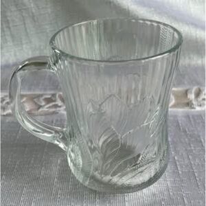 Arcoroc Vintage Loctus Flower Mug